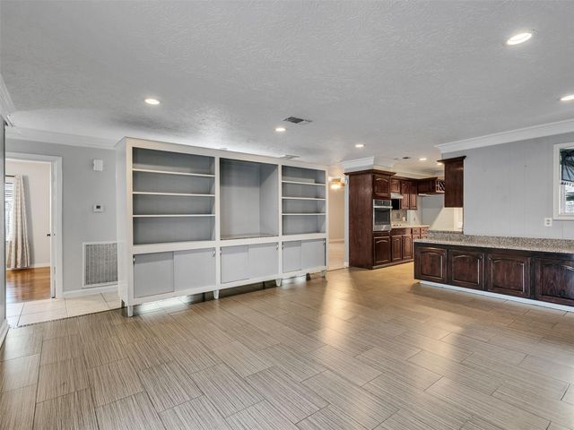 1630 Hollow Hook Road, Houston, TX 77080