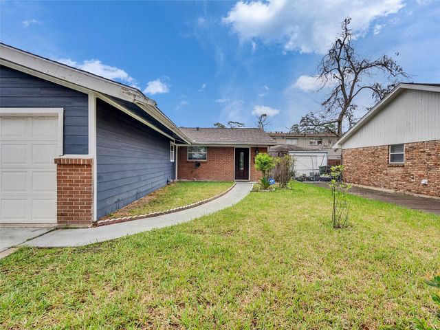 1630 Hollow Hook Road, Houston, TX 77080
