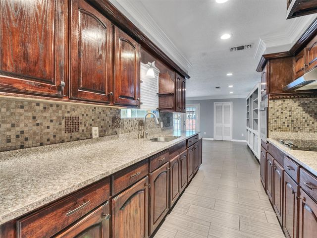 1630 Hollow Hook Road, Houston, TX 77080
