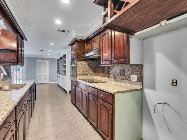 1630 Hollow Hook Road, Houston, TX 77080