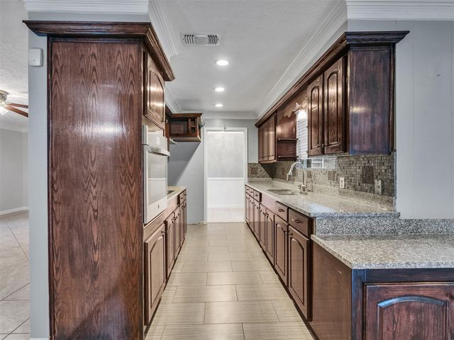 1630 Hollow Hook Road, Houston, TX 77080