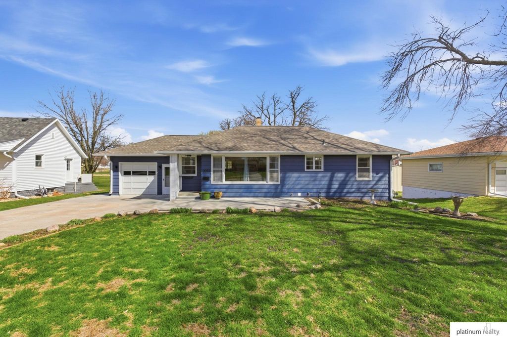 2052 Park Street, Blair, NE 68008