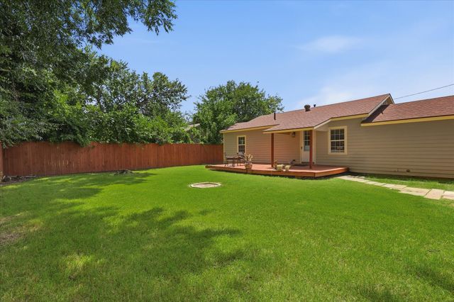 116 Pecan Street, Whitesboro, TX 76273