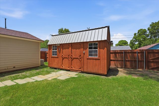 116 Pecan Street, Whitesboro, TX 76273