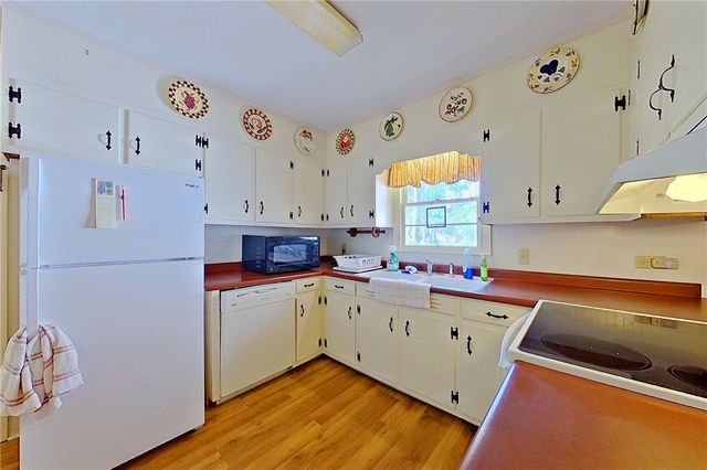 118 Pinehurst Drive, Blackshear, GA 31516