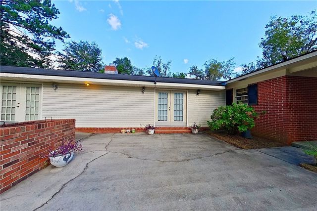 118 Pinehurst Drive, Blackshear, GA 31516