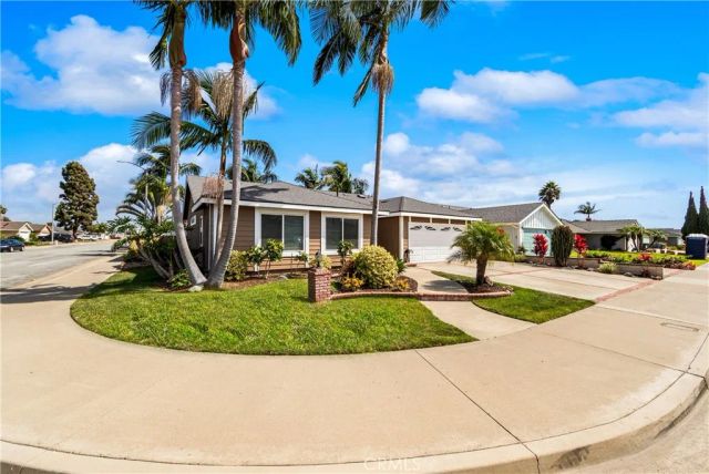 17042 Friml Lane, Huntington Beach, CA 92649
