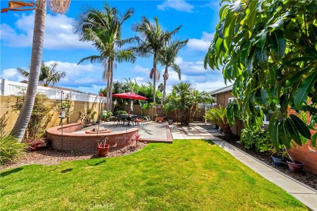 17042 Friml Lane, Huntington Beach, CA 92649