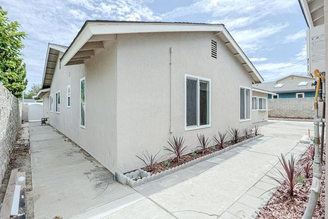 115 S La Paz, Anaheim, CA 92807
