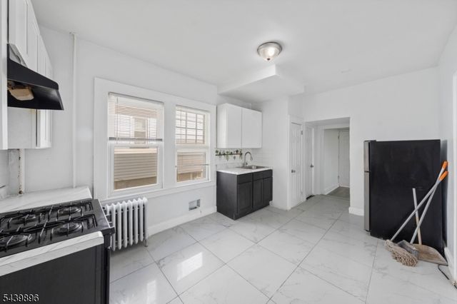 714 Chandler Ave, Linden City, NJ 07036