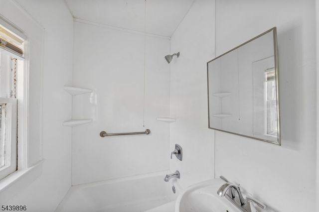 714 Chandler Ave, Linden City, NJ 07036
