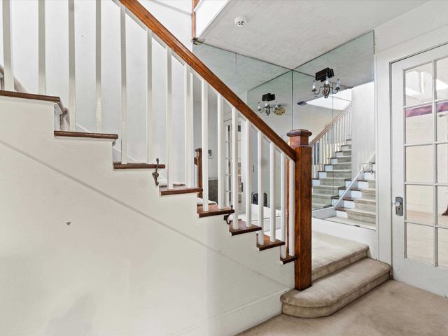 100 S HUBBARD, Omaha, TX 75571