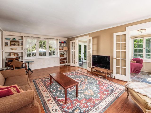 2424 Sherwood Road, Bexley, OH 43209