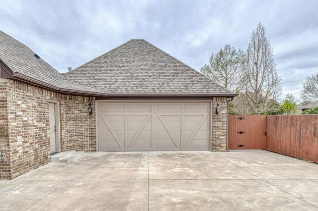 4504 Canonbury Circle, Norman, OK 73072