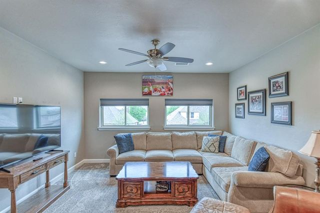 4504 Canonbury Circle, Norman, OK 73072