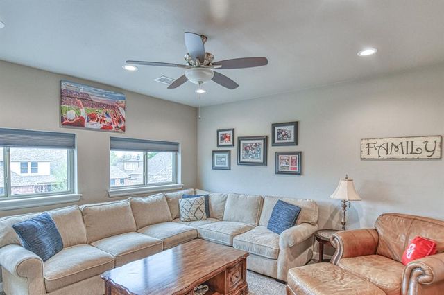 4504 Canonbury Circle, Norman, OK 73072