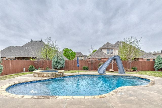 4504 Canonbury Circle, Norman, OK 73072