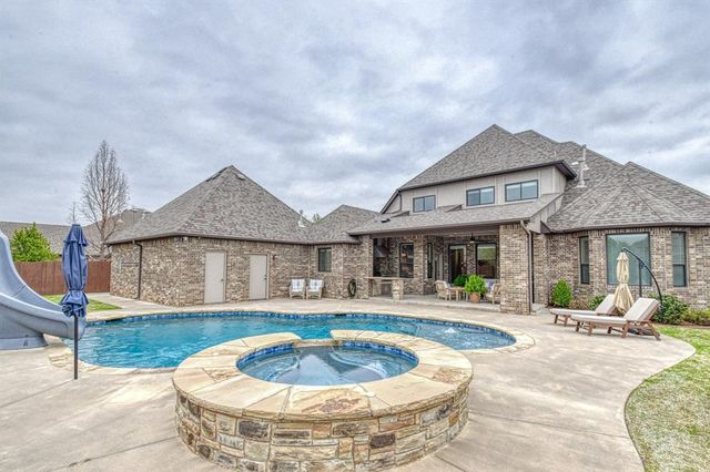 4504 Canonbury Circle, Norman, OK 73072