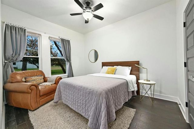 1012 Speegle ST, Taylor, TX 76574