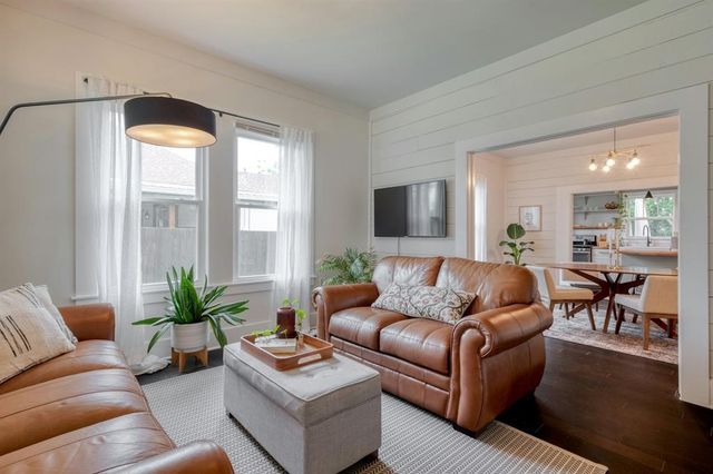 1012 Speegle ST, Taylor, TX 76574