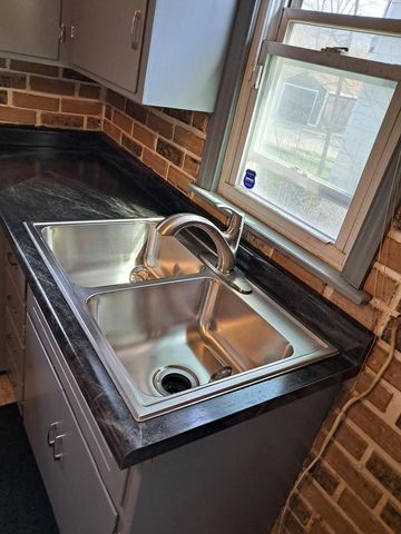 5224 N 47th STREET, Milwaukee, WI 53218