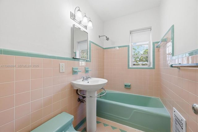 177 NE 109th St, Miami Shores, FL 33161