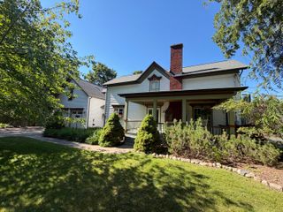 34 S Spring Street, Douglas Vllg, MI 49406