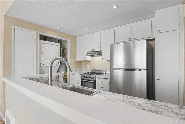 883 W San Ysidro Boulevard 10, San Ysidro, CA 92173