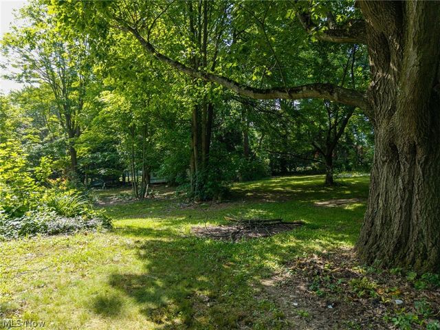 8061 Yoder Road, Seville, OH 44273
