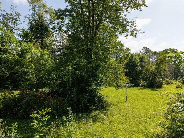 8061 Yoder Road, Seville, OH 44273