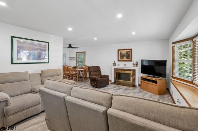 17 Orange Pl, Wayne Twp., NJ 07470