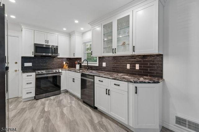 17 Orange Pl, Wayne Twp., NJ 07470
