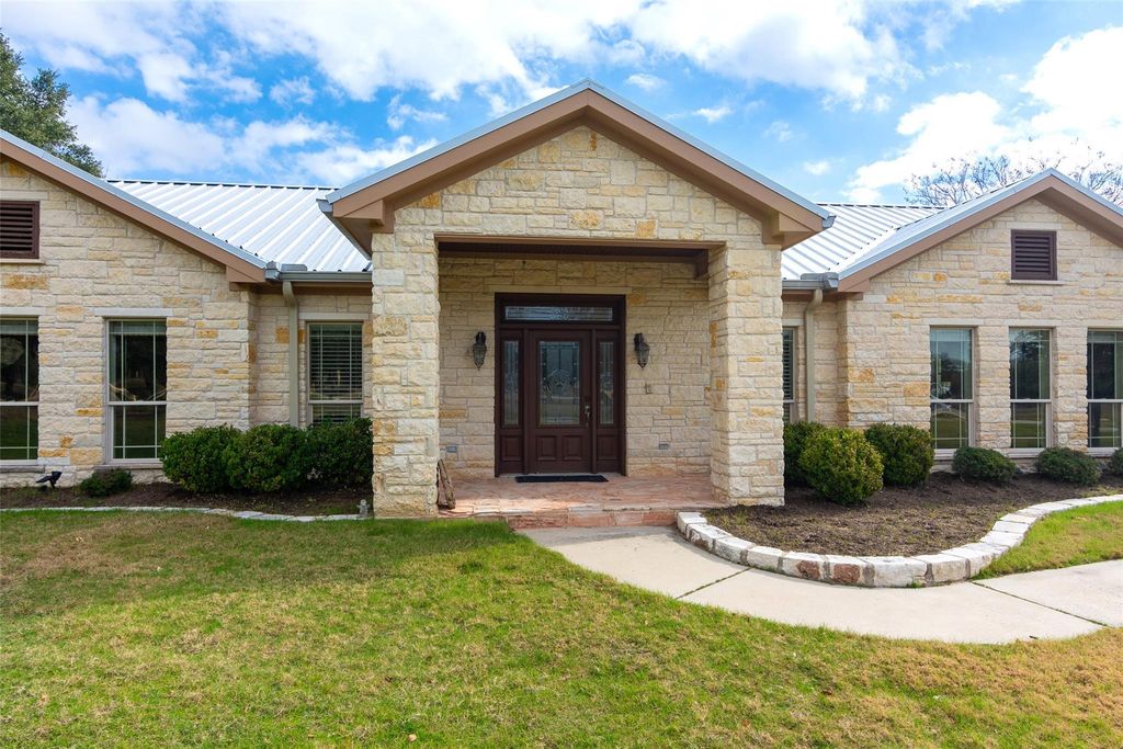 1367 Indian Pass, Salado, TX 76571