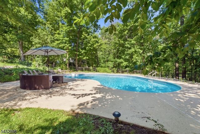 1120 N Washington Ave, Green Brook Twp., NJ 08812