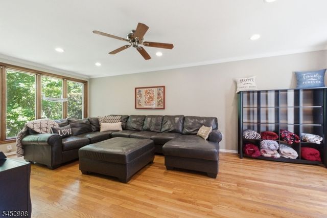1120 N Washington Ave, Green Brook Twp., NJ 08812
