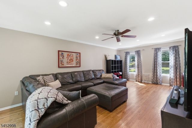 1120 N Washington Ave, Green Brook Twp., NJ 08812