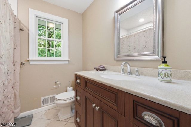 1120 N Washington Ave, Green Brook Twp., NJ 08812