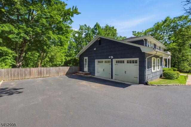 1120 N Washington Ave, Green Brook Twp., NJ 08812