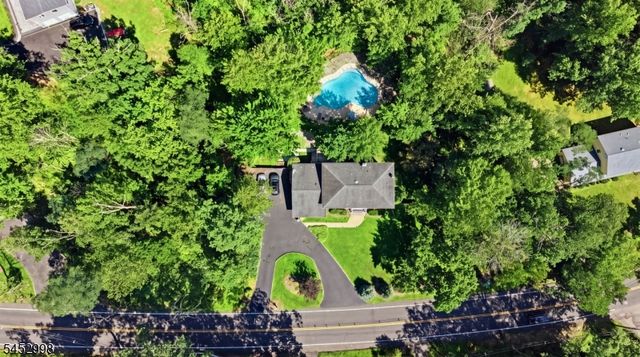 1120 N Washington Ave, Green Brook Twp., NJ 08812