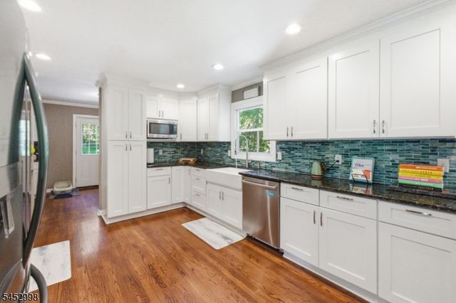 1120 N Washington Ave, Green Brook Twp., NJ 08812