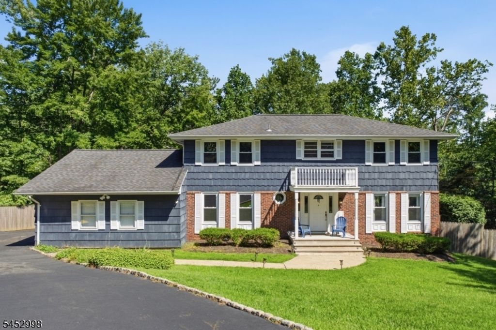 1120 N Washington Ave, Green Brook Twp., NJ 08812