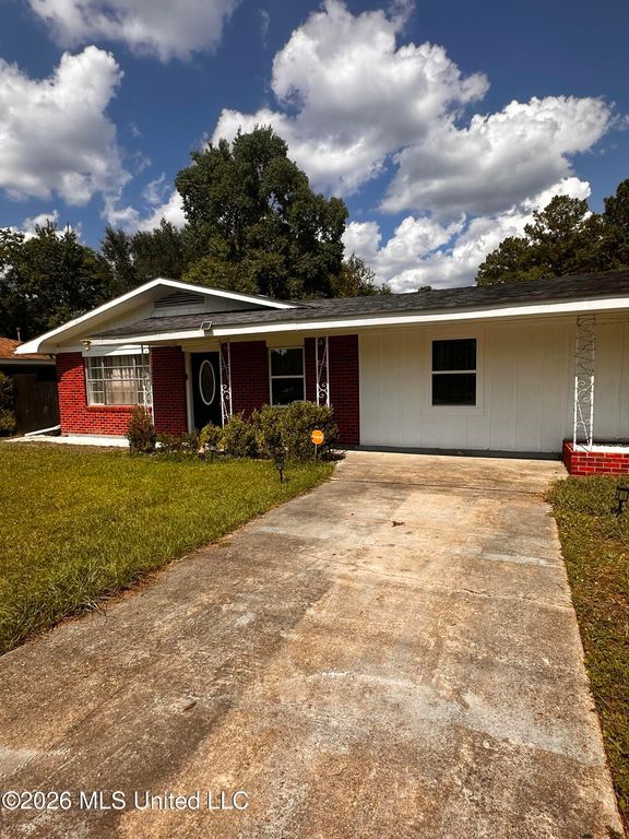 10616 Oak Street, Vancleave, MS 39565