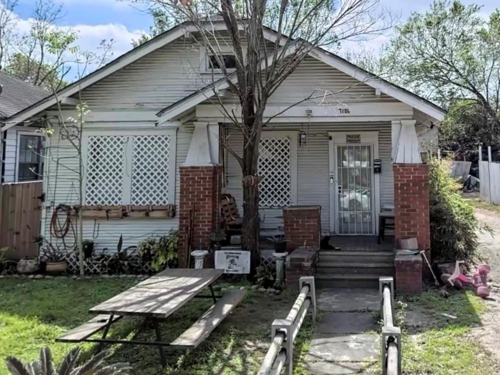 7106 Sherman Street, Houston, TX 77011