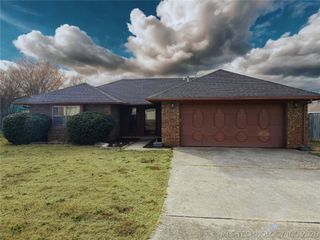1913 Red Bud Court, Ardmore, OK 73401