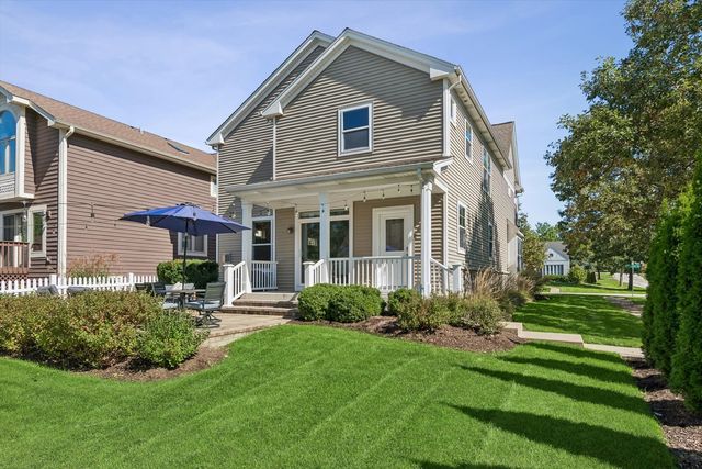 4544 Stanley Avenue, Downers Grove, IL 60515