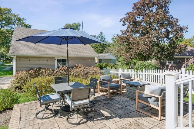 4544 Stanley Avenue, Downers Grove, IL 60515