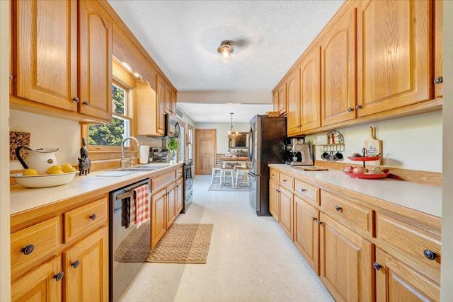 225 Dillard LN, Rocky Mount, VA 24151