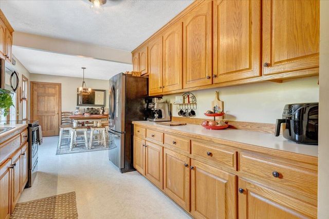 225 Dillard LN, Rocky Mount, VA 24151