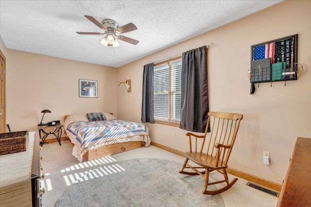 225 Dillard LN, Rocky Mount, VA 24151