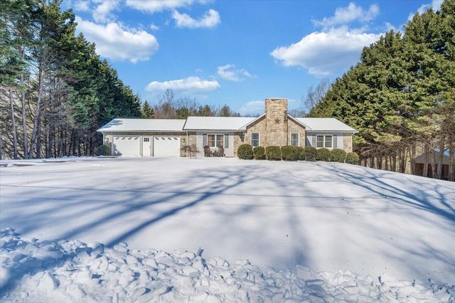 225 Dillard LN, Rocky Mount, VA 24151